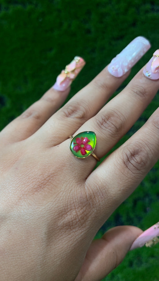 Cosmo & Wanda 2.0 Real Flower Ring