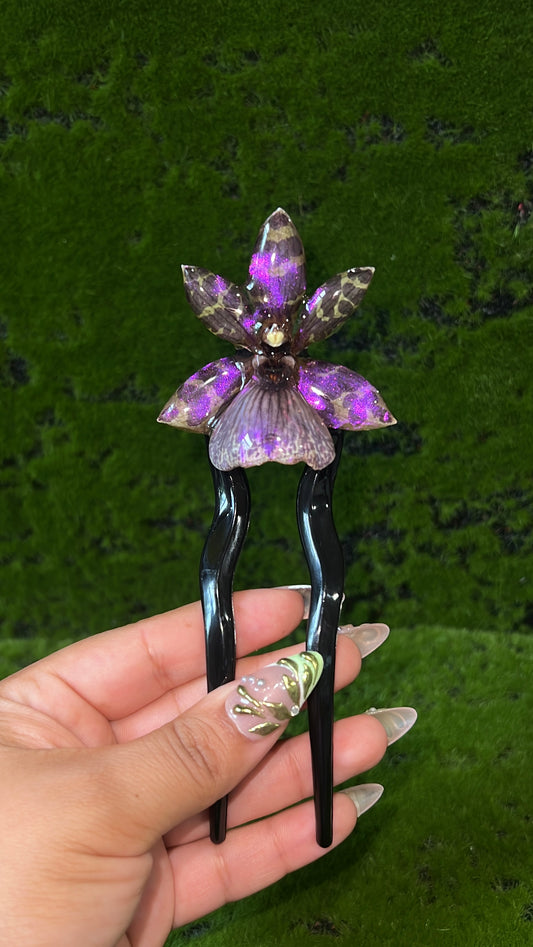 Out of this World Real Orchid Hair Pin