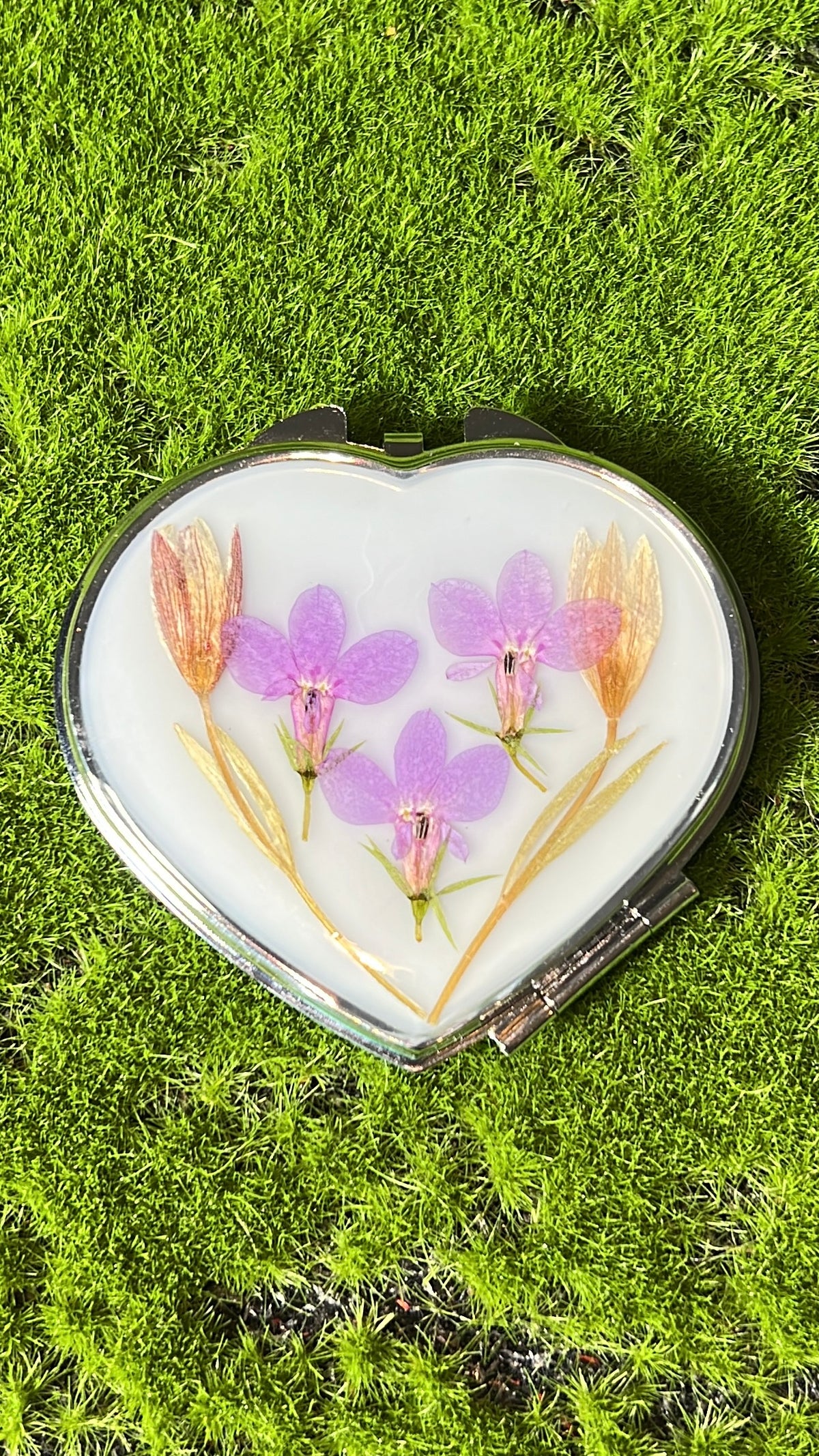 Lily in the Fields Real Flower Compact Mirror