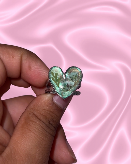 Lime Jelly Heart Ring features