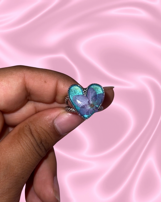 Hydro Hydrangea Heart Ring