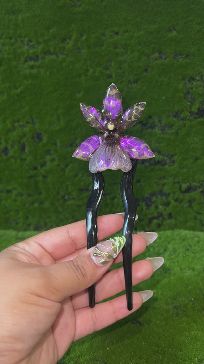 Out of this World Real Orchid Hair Pin