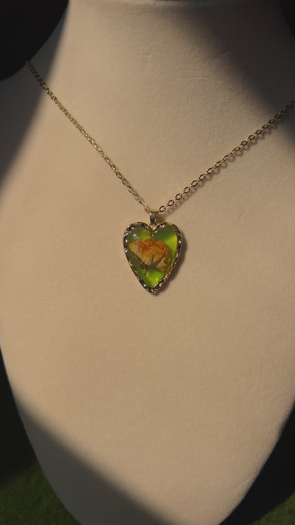 Peachy Rose Field Flower Heart Necklace